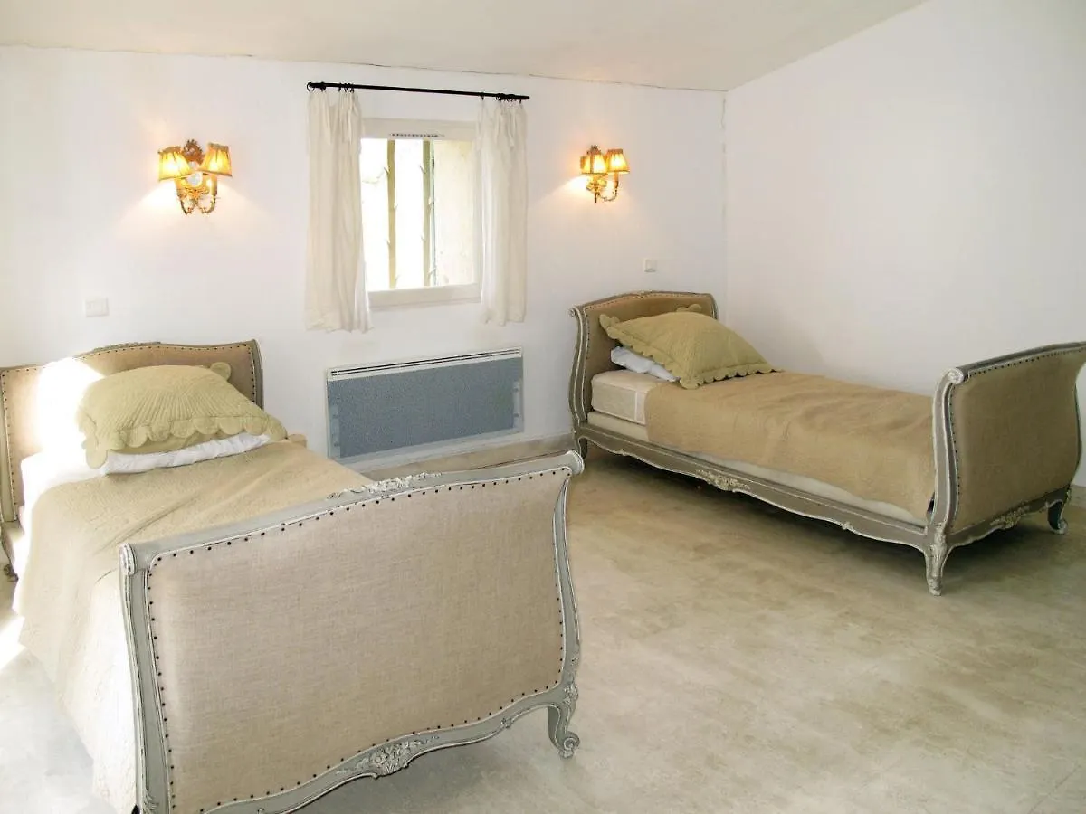 Holiday Home Les Puits Neufs - Cvn145 By Interhome Cavaillon France